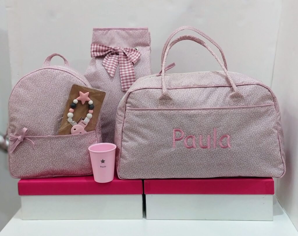 Bolsa con letras bordadas mochila chupete rosas